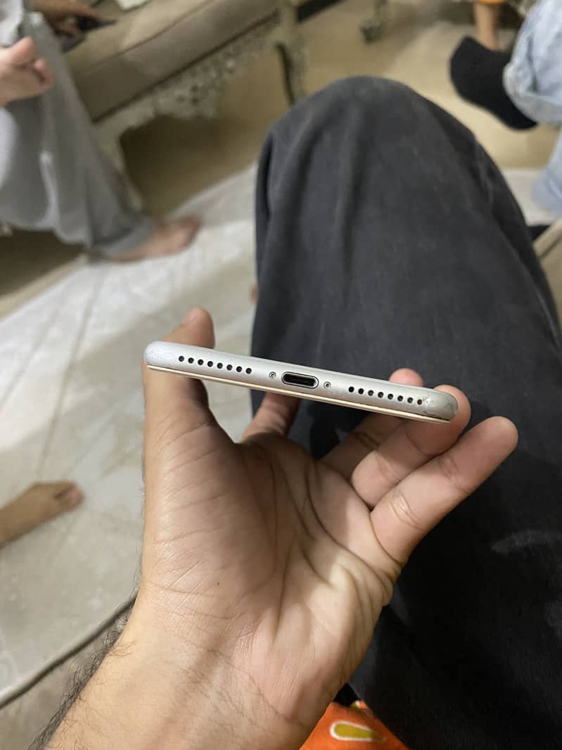 Apple iPhone 7 Plus 2