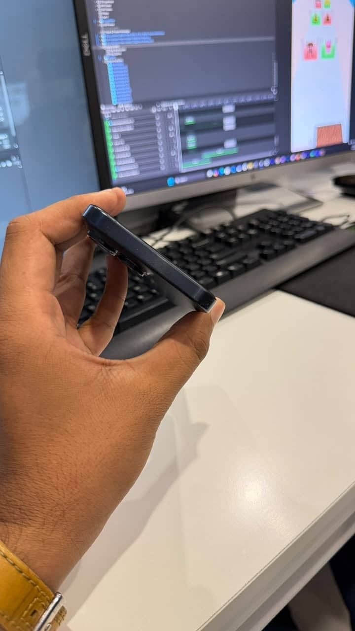 Apple iPhone 15 Pro Max 2