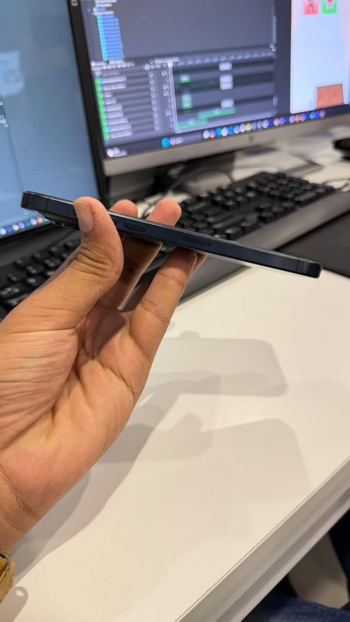 Apple iPhone 15 Pro Max 3