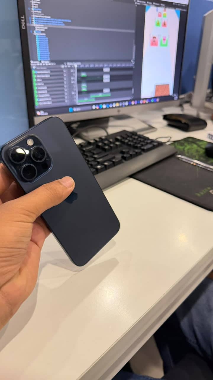 Apple iPhone 15 Pro Max 5
