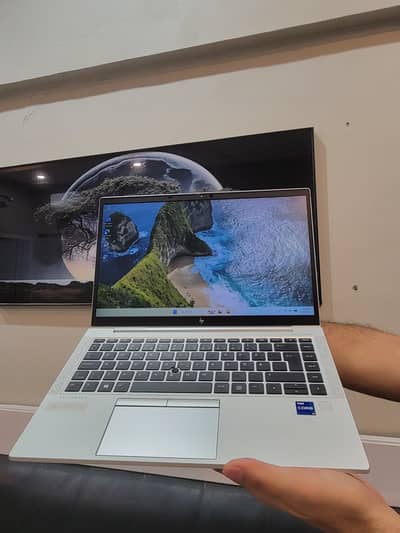 HP EliteBook 840 G8 | i7 11th Gen | 8GB RAM | 512GB NVMe | Iris Xe