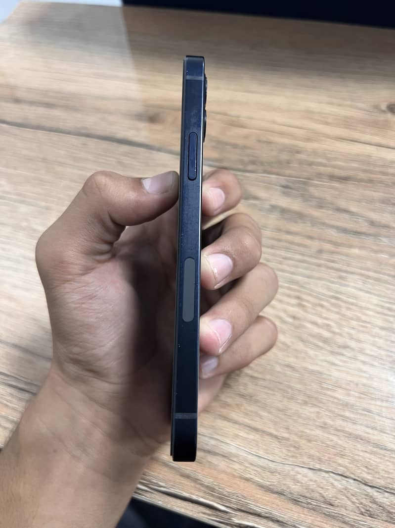 Apple iPhone 12 9