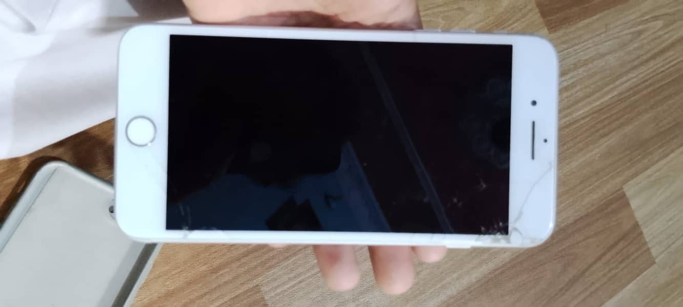 Apple iPhone 7 Plus 0