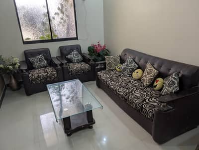 5 Seater Sofa set with Table Best condition