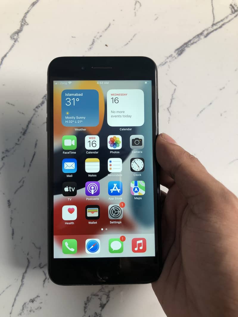 Apple iPhone 7 Plus 0