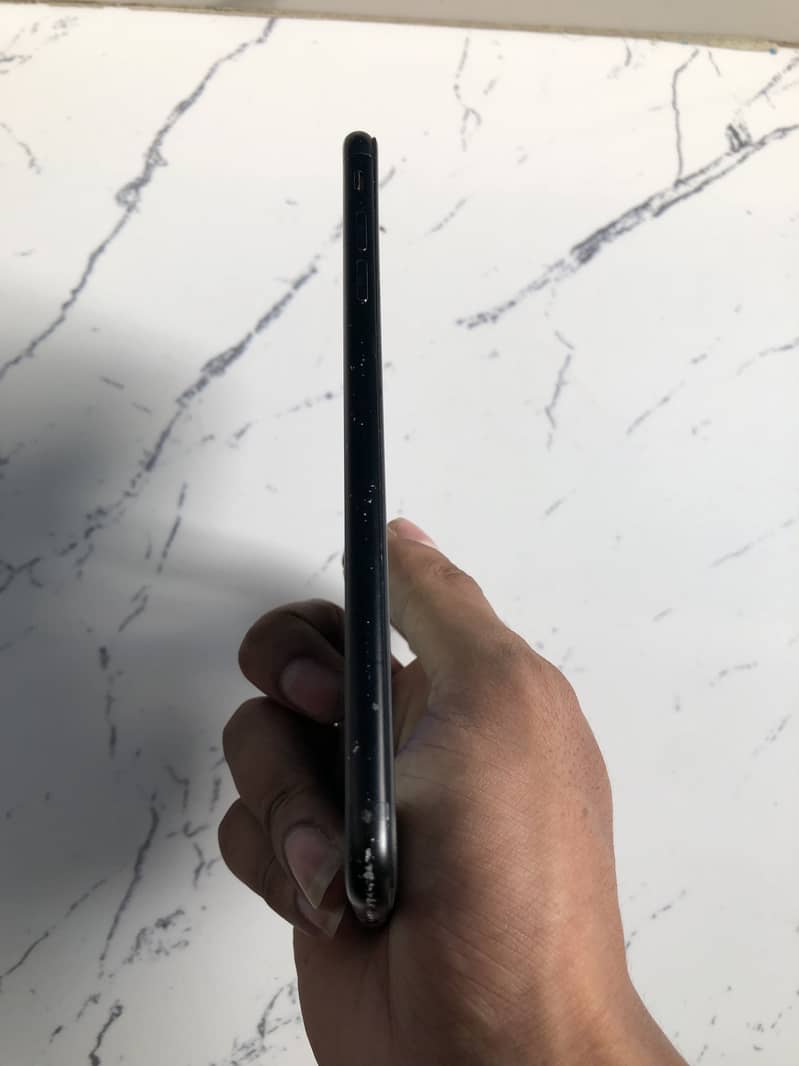 Apple iPhone 7 Plus 5