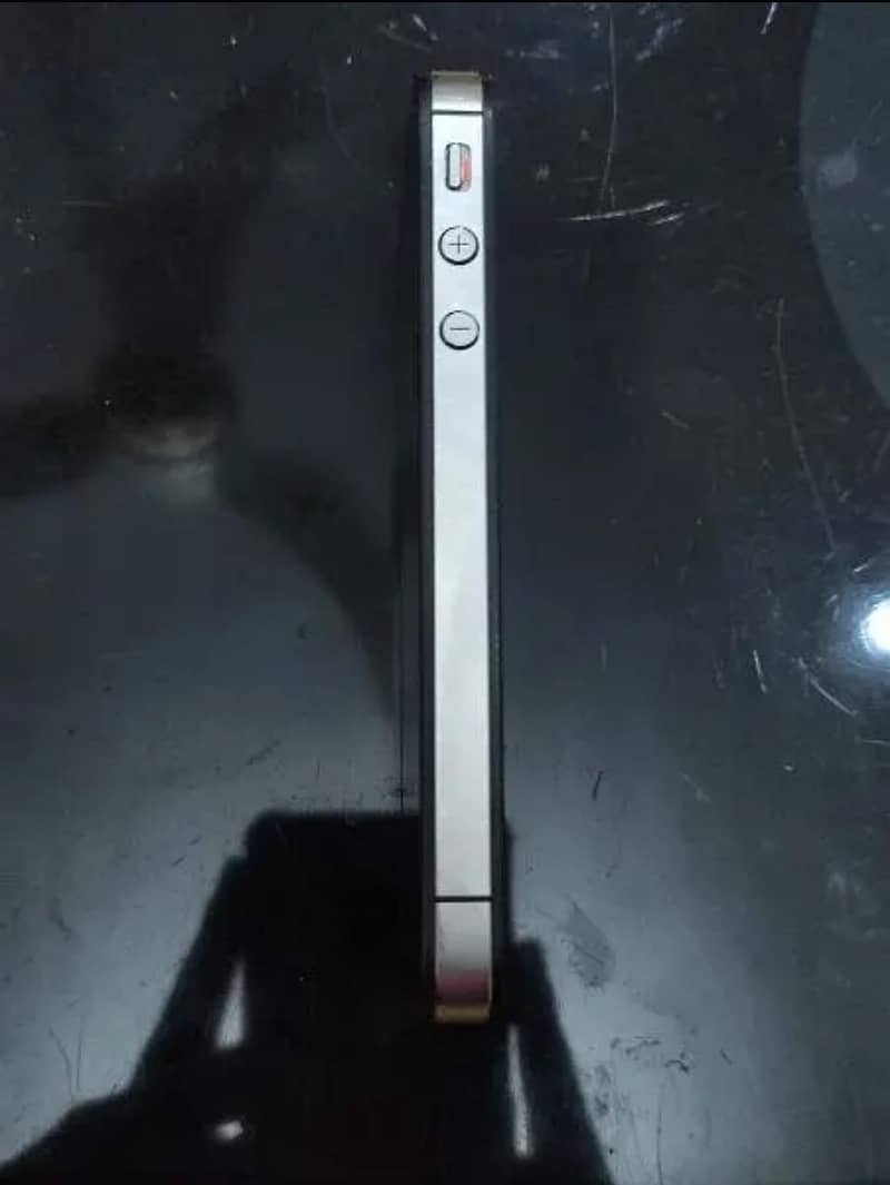 Apple iPhone 4s 4