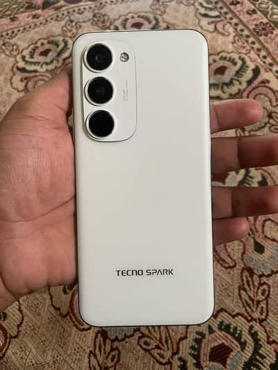 Tecno Spark 40 pro plus