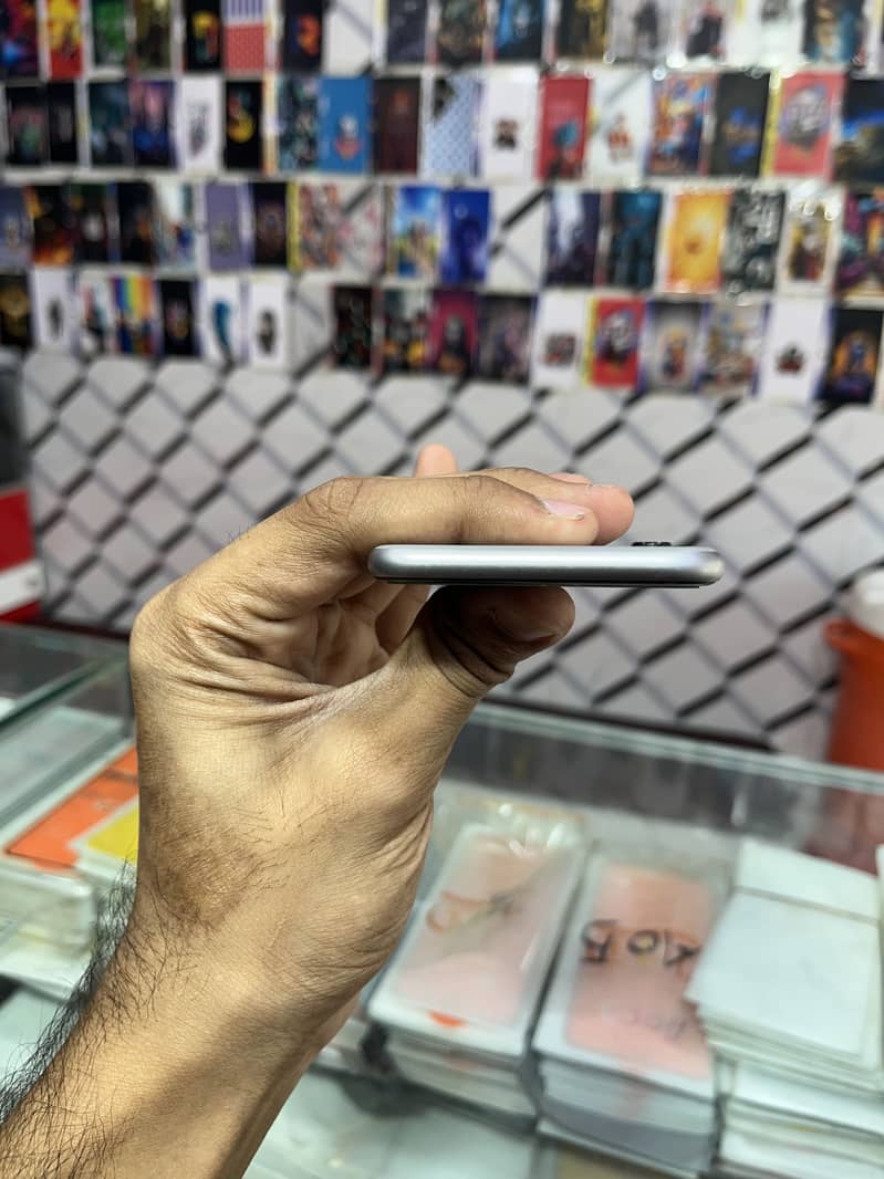 Apple iPhone 6S 2
