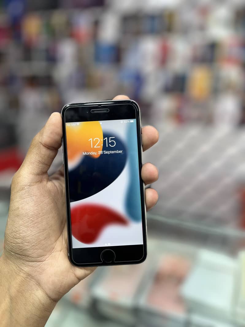Apple iPhone 6S 4