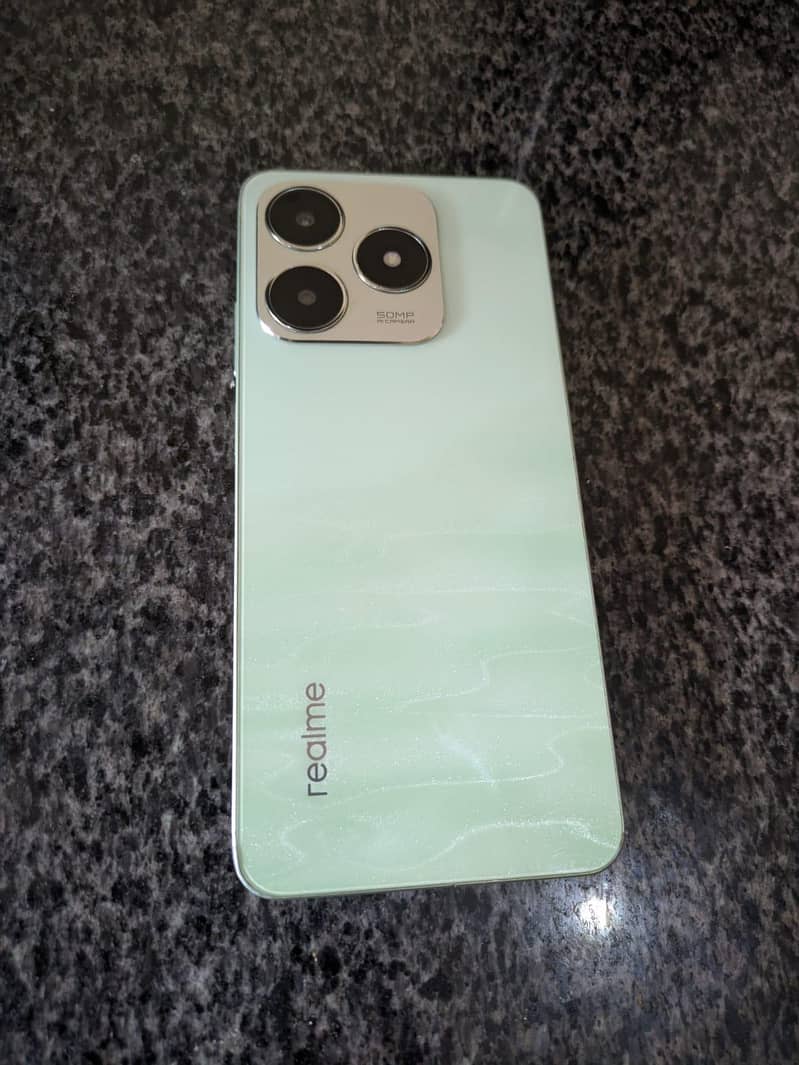 Realme C63 1