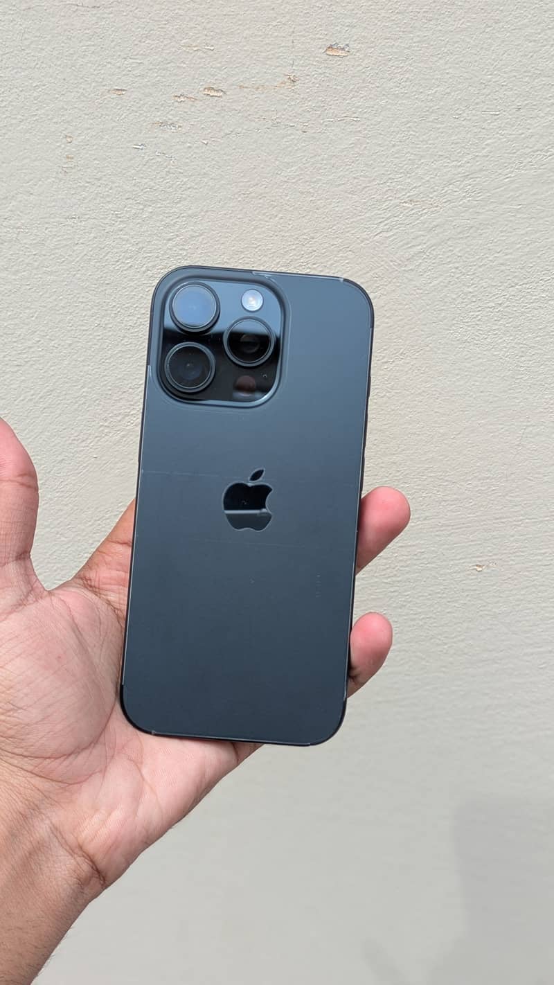 Apple iPhone 16 Pro 2