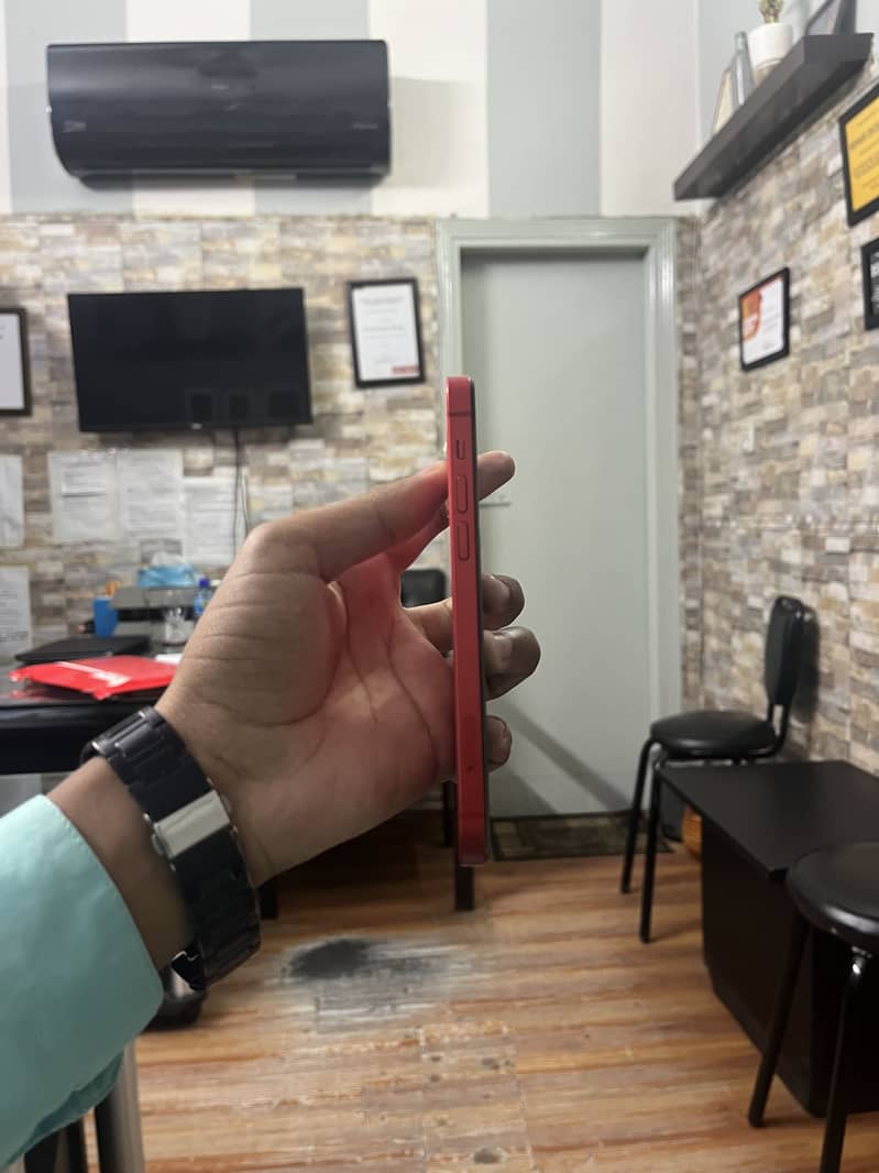 Apple iPhone 12 sim working 3