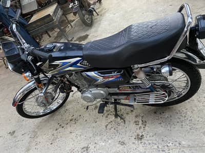 125 bike all ok black editions 2025 model no issue no raper
