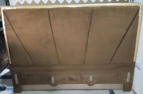 Selling the bed set complete little bit used