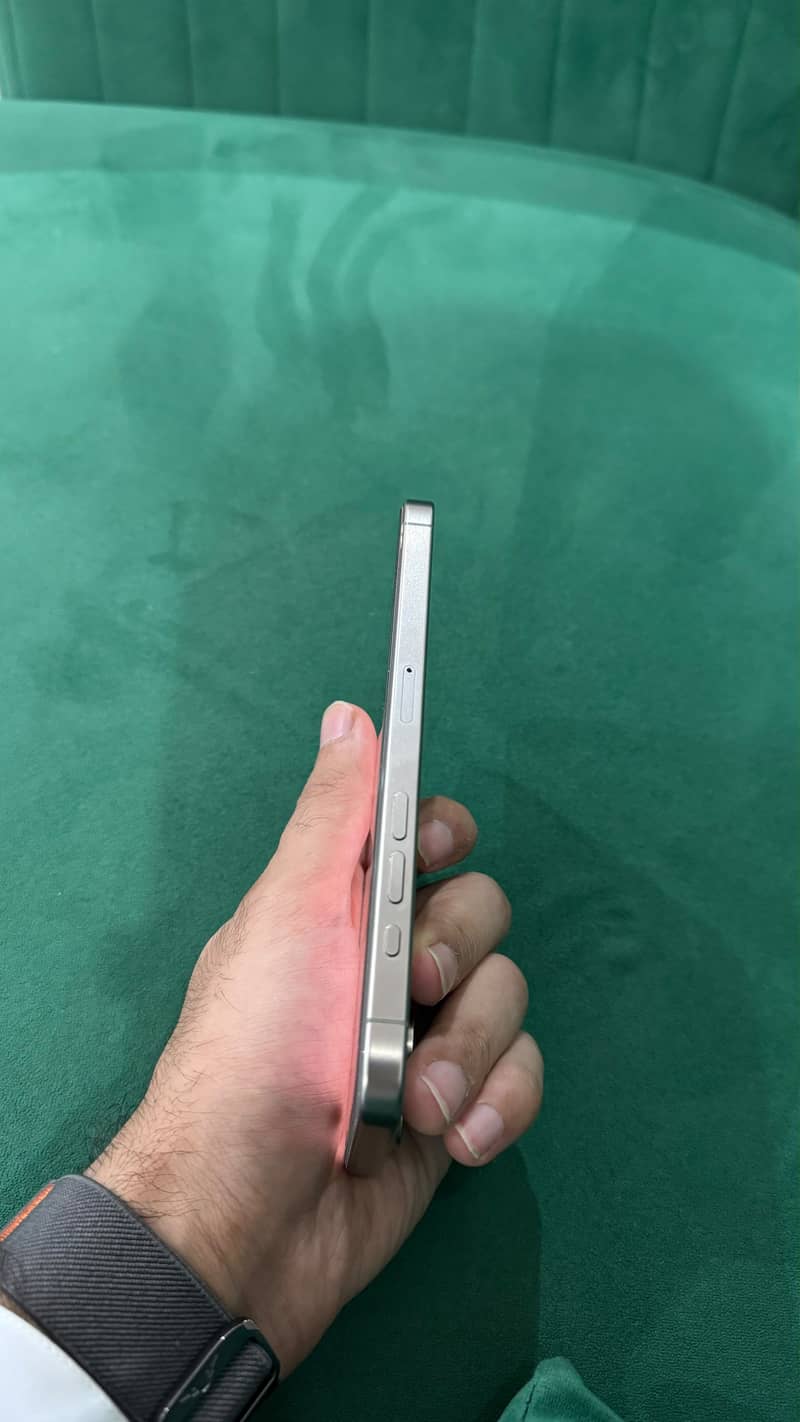 Apple iPhone 15 Pro Max 1
