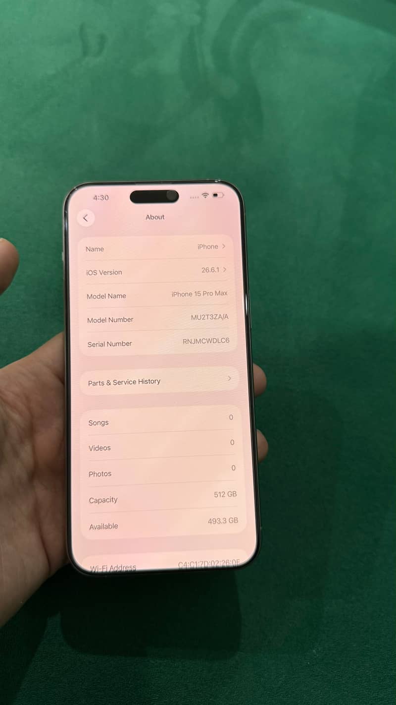 Apple iPhone 15 Pro Max 4