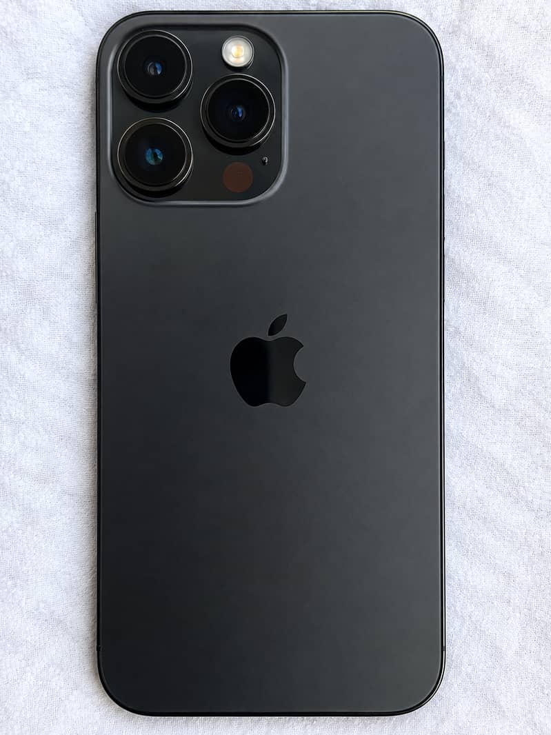 Apple iPhone 14 Pro Max 1