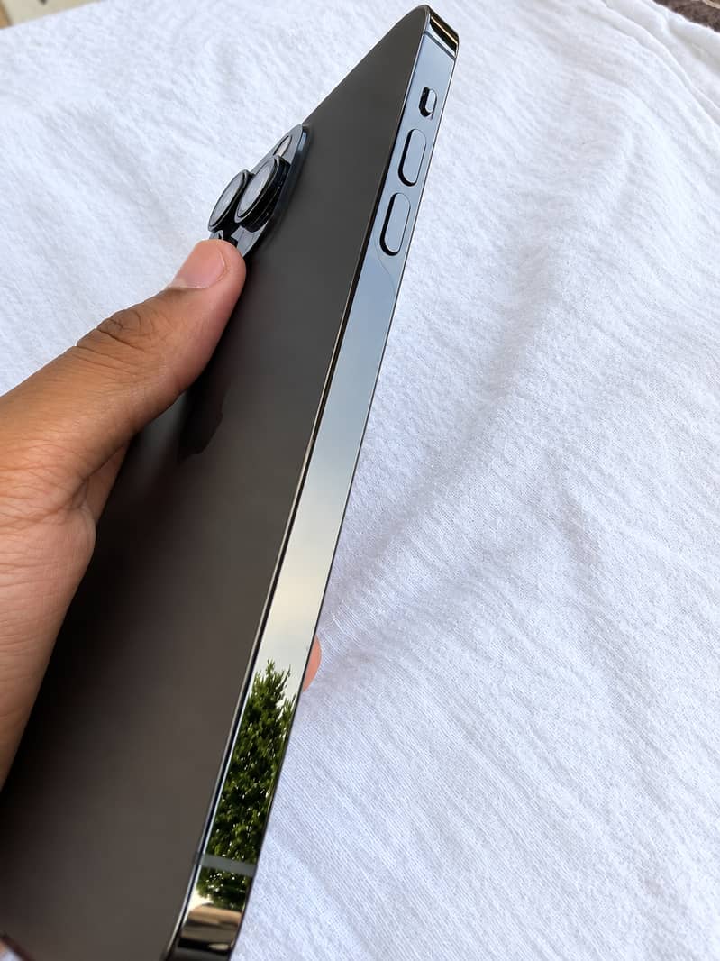 Apple iPhone 14 Pro Max 3