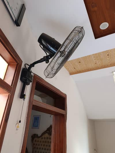 Indus bracket fan