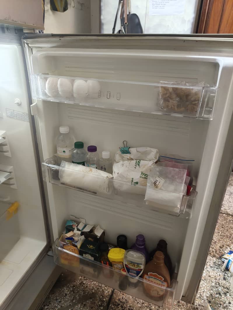 ARCTIC LARGE FRIDGE 2