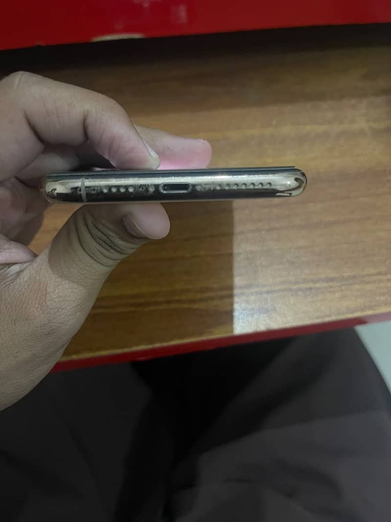 Apple iPhone 11 Pro Max 5