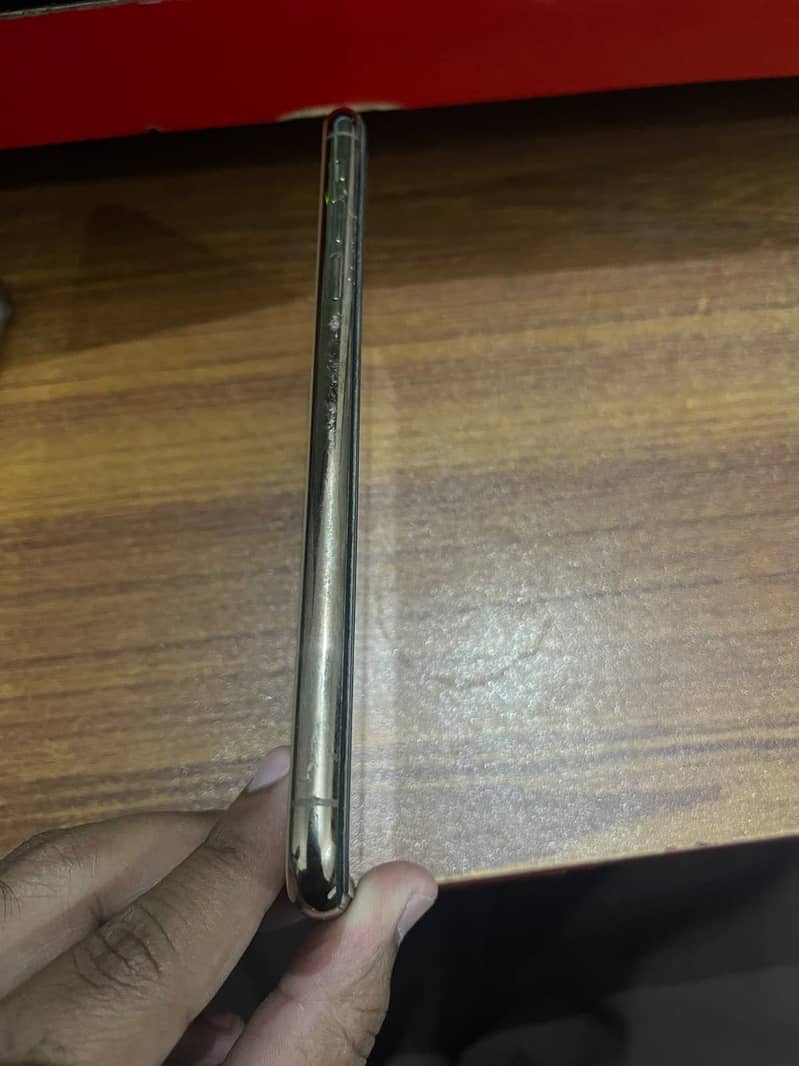Apple iPhone 11 Pro Max 7