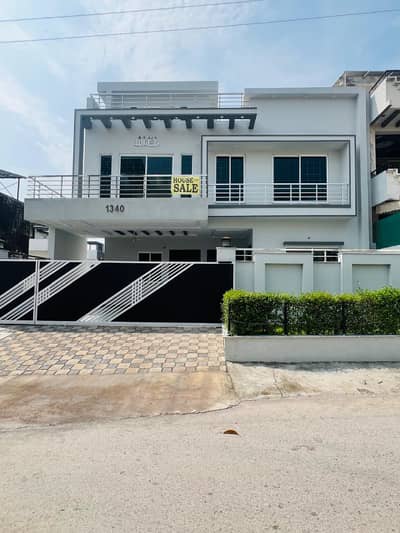 Luxury 40*80 House For Sale G-13 (Prime Location, 70-Ft Road,