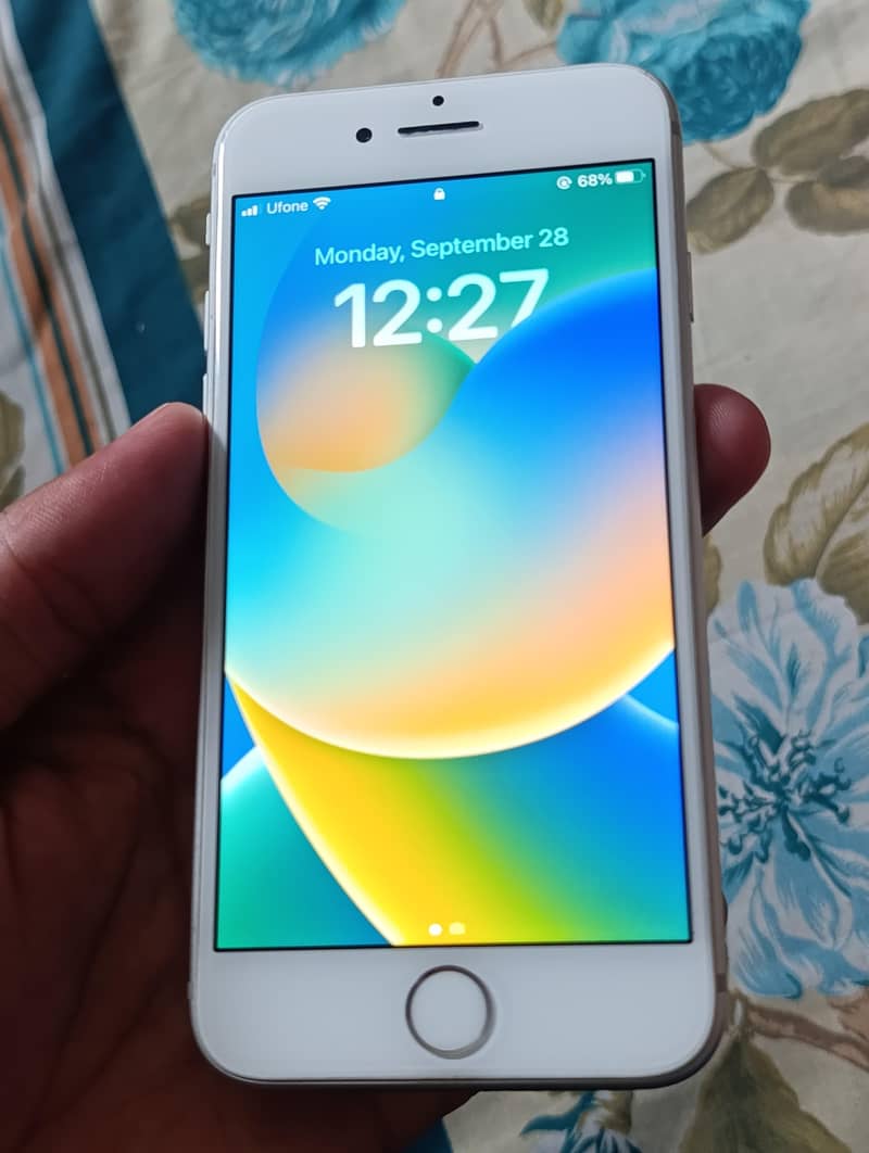 Apple iPhone 8 1