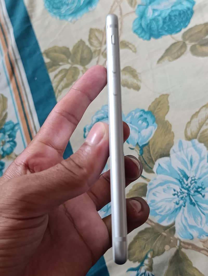 Apple iPhone 8 2