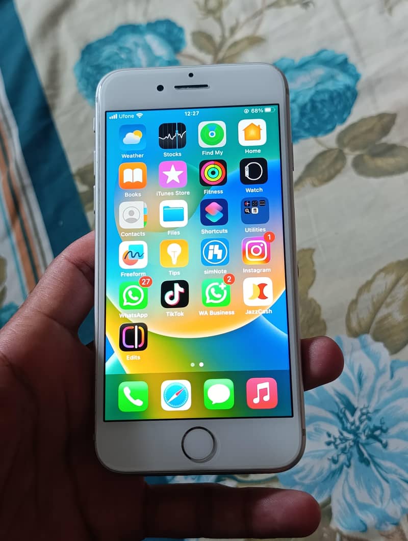 Apple iPhone 8 4