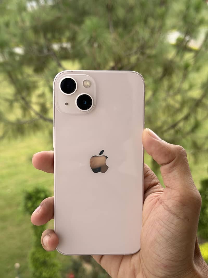 Apple iPhone 13 5