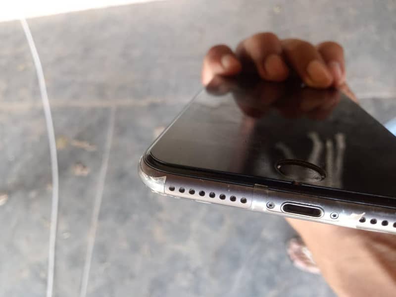 Apple iPhone 8 Plus 2