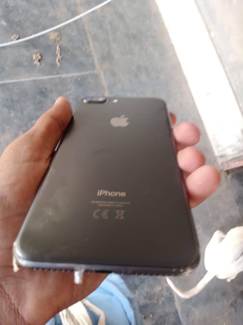 Apple iPhone 8 Plus 5