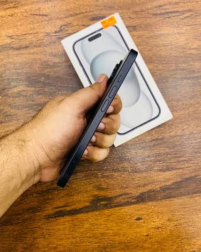 Apple iPhone 15