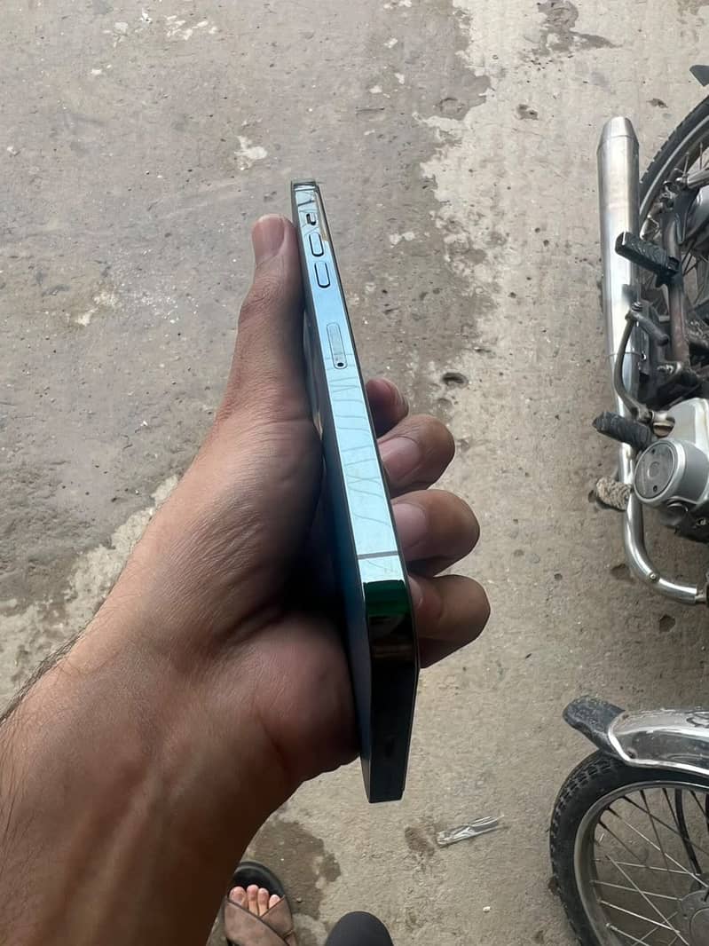 Apple iPhone 12 Pro Max 2