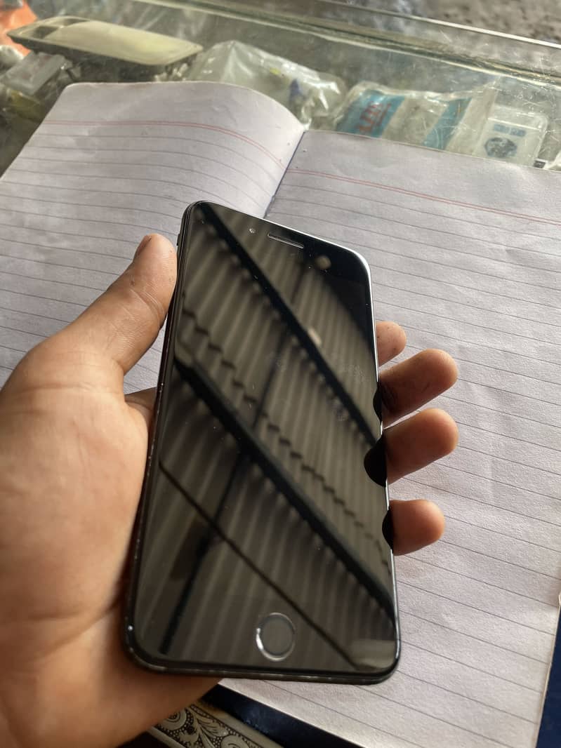 Apple iPhone 7 Plus 3
