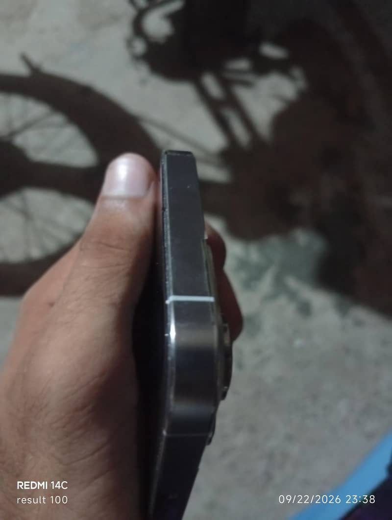 Apple iPhone 13 Pro 2