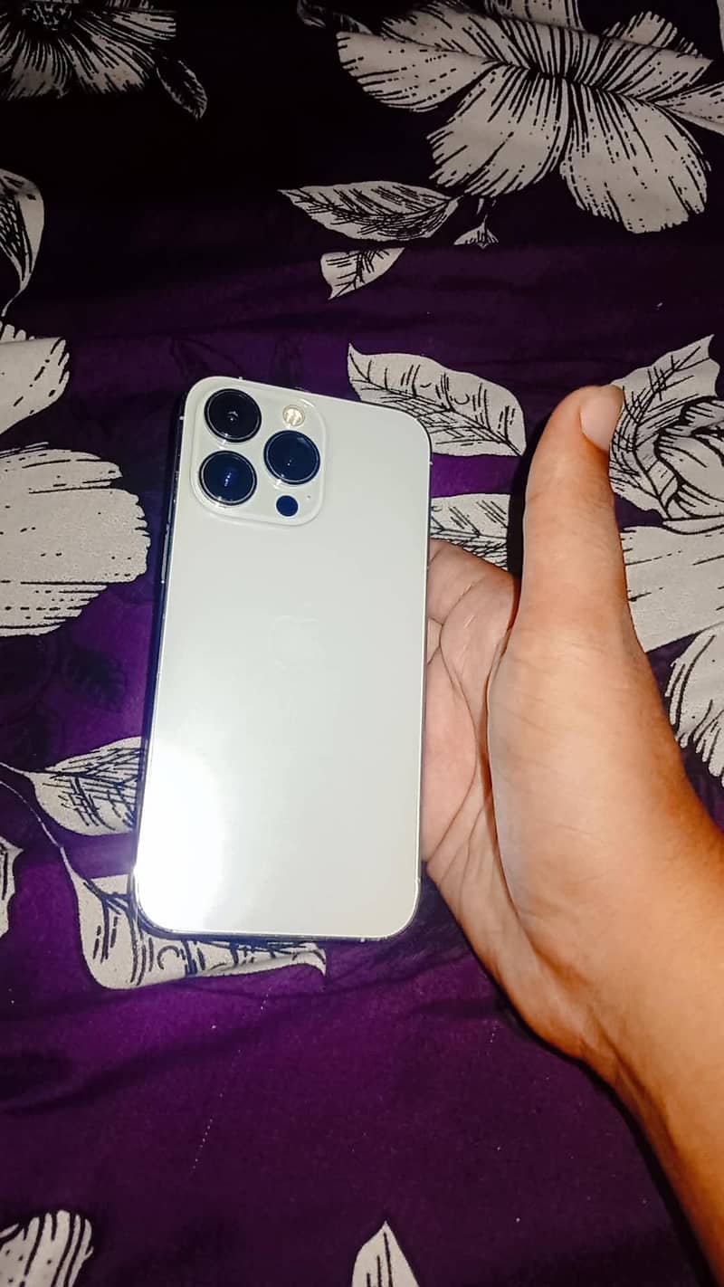 Apple iPhone 13 Pro 4