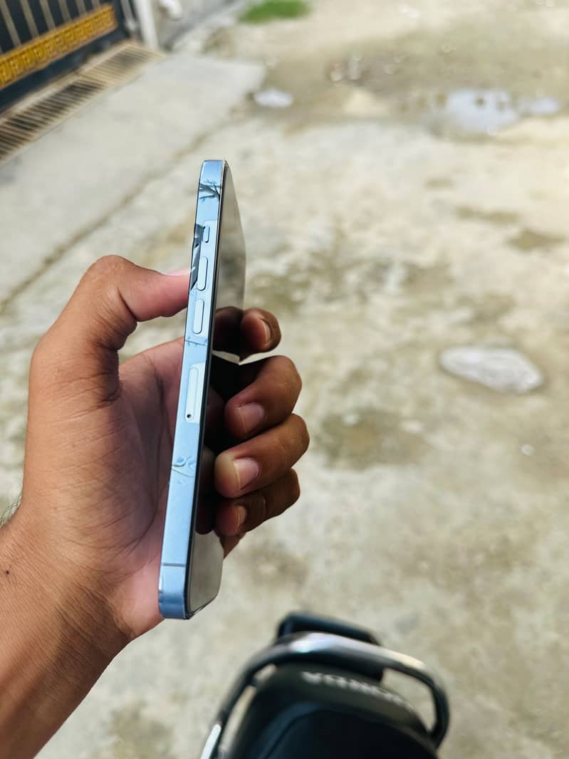 Apple iPhone 13 Pro 3