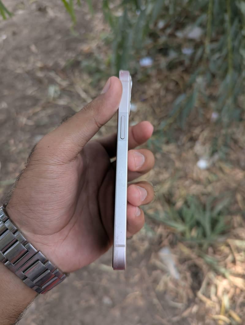 Apple iPhone 13 1
