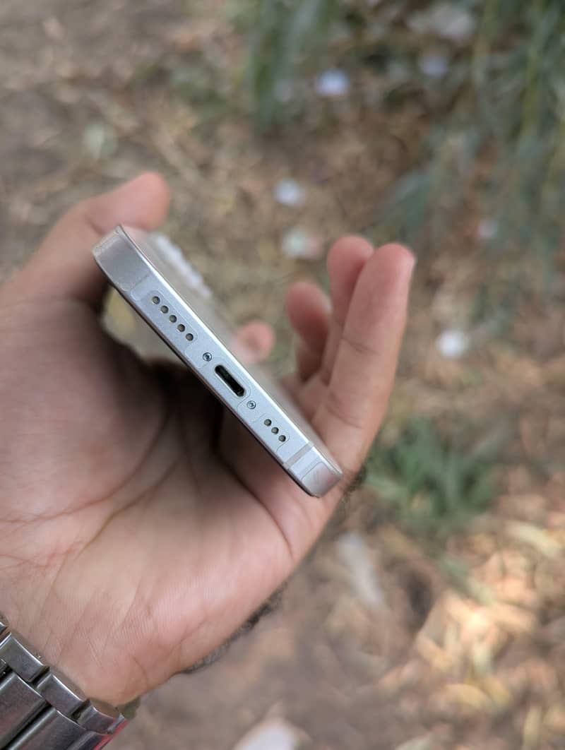 Apple iPhone 13 3