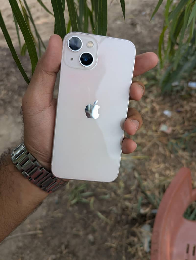 Apple iPhone 13 9