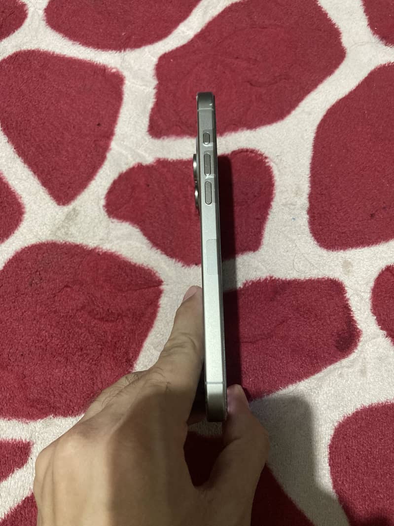 Apple iPhone 15 Pro Max 1