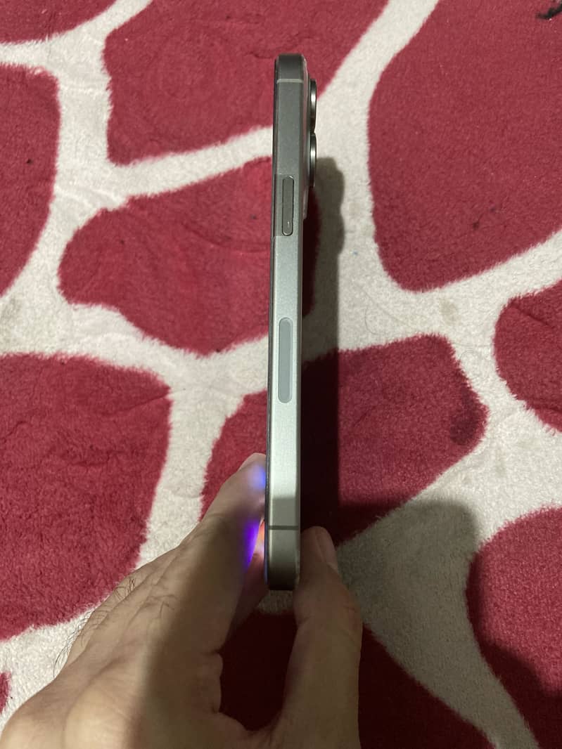 Apple iPhone 15 Pro Max 2