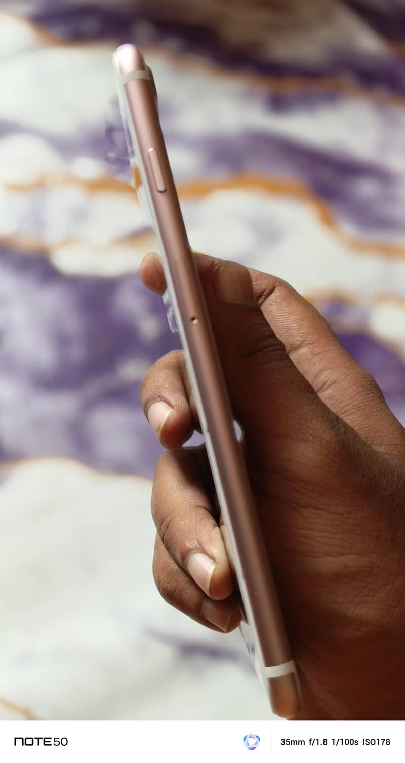 Apple iPhone 7 Plus 9