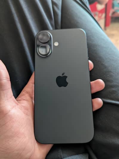 Apple iPhone 16