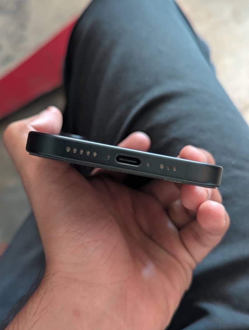Apple iPhone 16 3