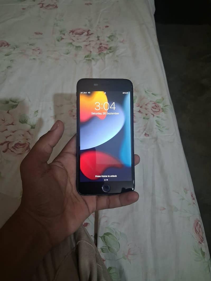 Apple iPhone 7 Plus 0