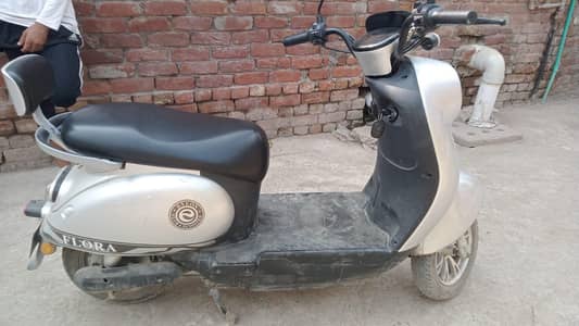 model 26 only 6 month used abi warranty ma hai all okay